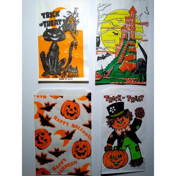 Halloween Candy Trick Or Treat Bags Lot of 4 Haunted Castle Scarecrow Cat Bats - Picture 2 of 3